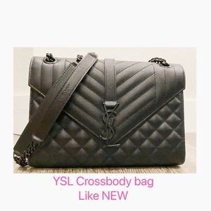 Saint Laurent
Medium crossbody bag